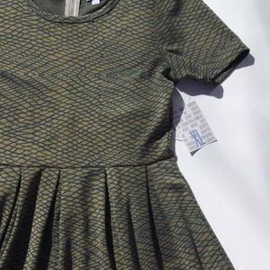 NWT LuLaRoe Amelia Dress